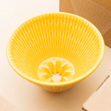 Load image into Gallery viewer, Loveramics Flatbed Coffee Dripper